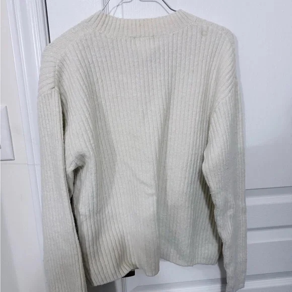 H&M Cream Ribbed Crew Neck Sweater - Picture 2 of 2